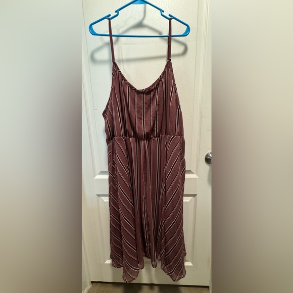 🛍️ Torrid Midi Chiffon Pleated Dress, size 4 (4X-26) fully lined - Picture 2 of 7